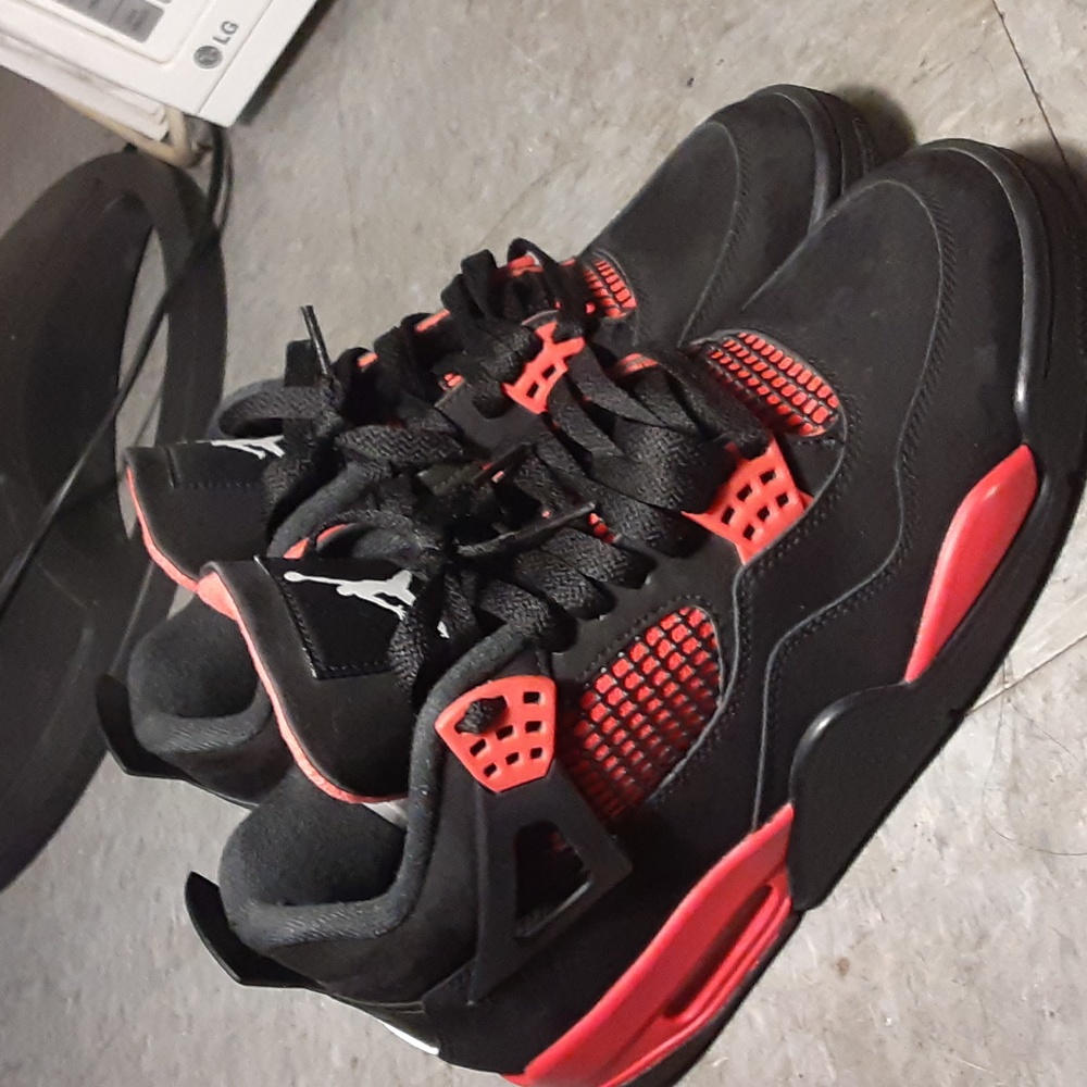 JORDAN 4 RED THUNDERS